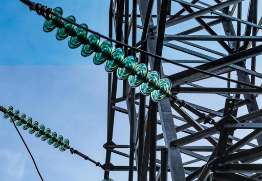 Performance analysis of high‑voltage glass disc insulators in clean and polluted