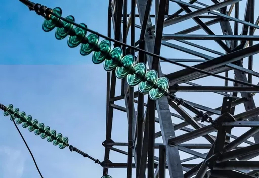 Performance analysis of high‑voltage glass disc insulators in clean and polluted environments(图1) electrical insulators on power lines.jpg