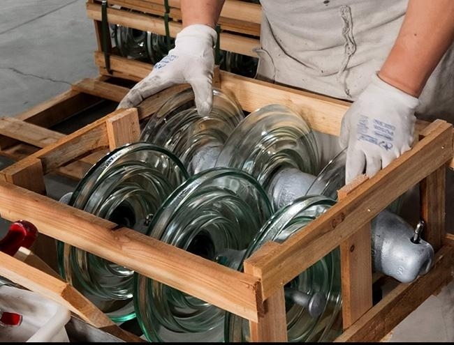 U100BS 127/255/320 Glass Insulator(图3) suspension-glass-insulator-packing.jpg