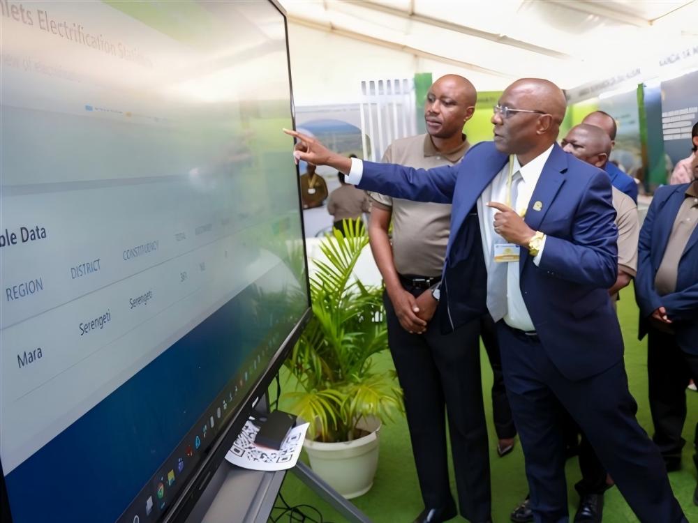 33kV Toughened Glass Suspension Insulator for Tanzania Rural Electrification 33k